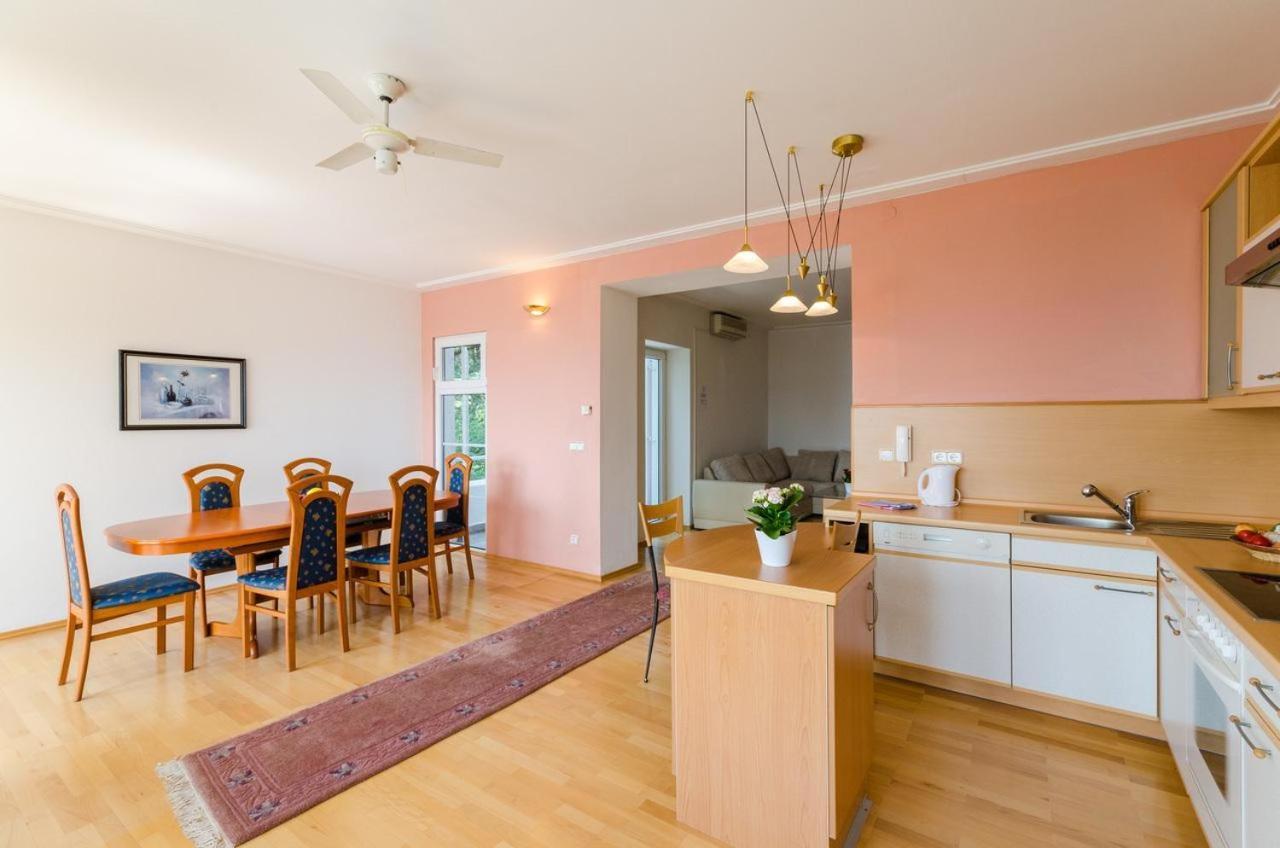 Jurincic Lägenhet Crikvenica Rum bild